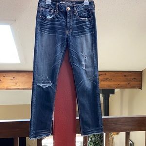 American Eagle tomgirl jeans
